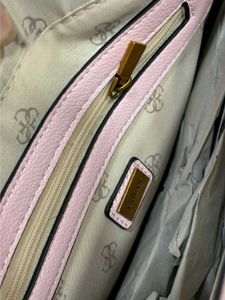 GUESS SHOWROOM QUALITY HANDBAG 12aa QUALIT