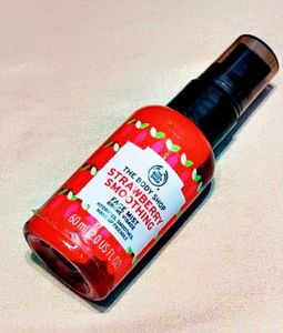 THE BODY SHOP STRAWBERRY SMOOTHING FACE MIST