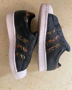 Rare Adidas Superstar J &#39;Black Camo&#39;