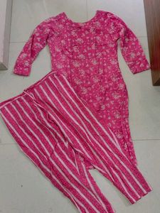 🩷 Pink Printed Kurta Set