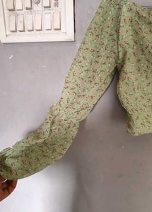 Floral Print off shoulder top💚✨