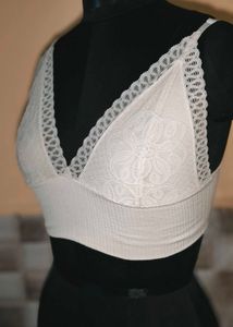 SizeS/M 🎁Buy 2 Get 1 Free 🎁White Lace Bralette