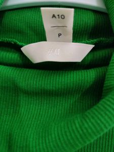 H&amp;m Green Turtleneck Top