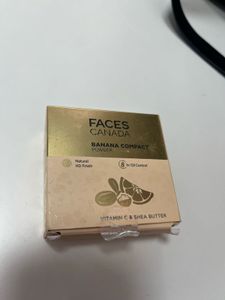 Faces Canada Banana Compact