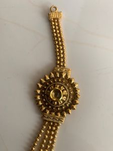 Fashionable Neckpiece