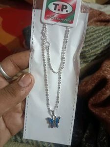 Butterfly Pendant Necklace (it&#39;s fully untouched)