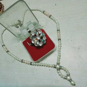 Pearl Necklace &amp; Brooch Set