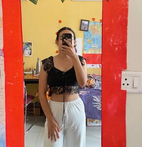 Lace Trim Tie-Front Crop Top