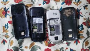 Nokia ExpressMusic Phones - Lot of 2