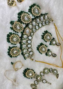 Elegant Kundan Jewelry Set