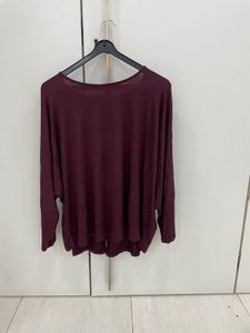 🍷 Luxe Drape Alert!Maroon Viscose Top