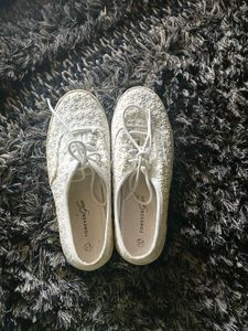 Floral White Shoes🌸 Sale 299