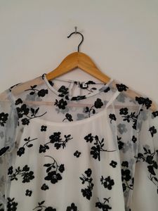 White Casual Top (Women&#39;s)