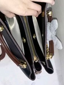 🤩Sling And Handbags Both 🤩