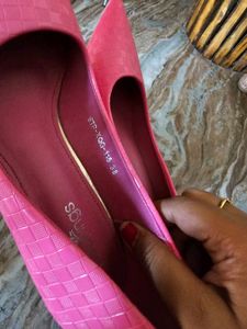 Hot Pink Heels 👠