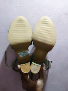 La-Peek Green Sandals