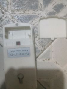 LLOYD AC REMOTE