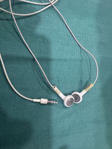 Apple White Earphones