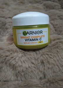 Garnier (Moisturizer)