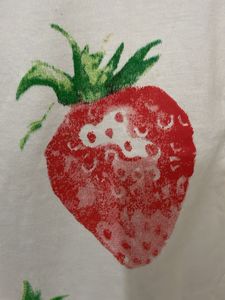 girl’s t shirt
