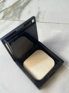 NYKAA compact 01 (ivory)