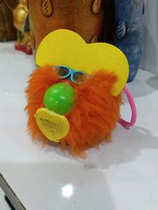 Showpiece With Enjoing Sounds