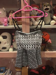 Sleeveless Black White Crop Top