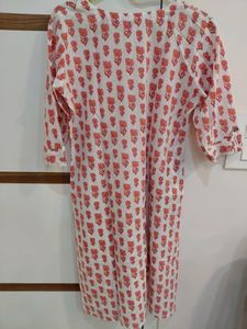 Saha Textile Cotton White Kurti With Side Pocket
