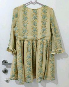 Max yellow dress/top