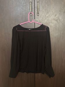 Black Balloon Sleeve Top