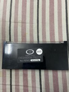 smokey eye shadow pallet