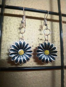 Daisy Drop Earrings