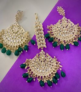 Monkdecor Green Design festive mathapatti And Earring Set .