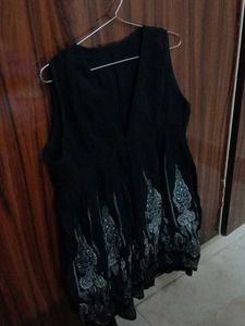 Black Sleeveless Paisley Dress