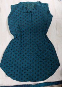 Simple Sleevless Teal Kurti