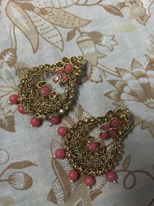 Earrings With Mangtikka