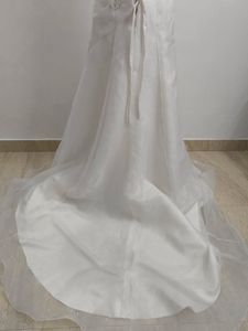 Elegant Wedding Gown