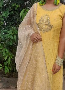 L Sizs Yellow Gown