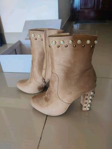 Beige Beaded Boots In Suede.