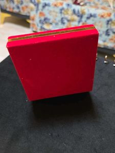 8 Red Velvet Pendant Empty Box