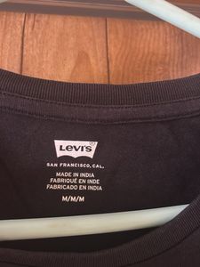 Levi's Graphic Tee