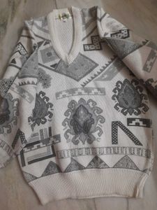 Vintage Patterned V-Neck Sweater