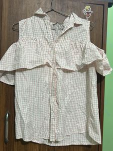 Dnmx Checkered Cold Shoulder Top