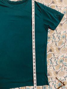 BASIC GREEN TEE Price Is Negotiable