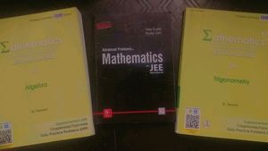 Cengage Maths (Algebra+Trigono)+V.Gupta Black Book