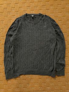 UNIQLO GRAPHITE GREY KNIT SWEATER