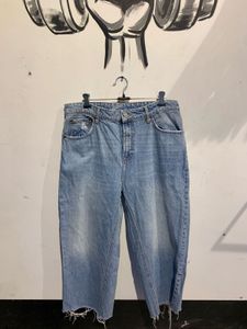 Light Wash Cropped Jeans