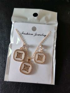 Gold Square Jewelry Set