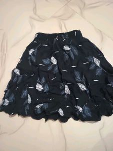 Girl&#39;s Leaf Print Top and Skirt Set
