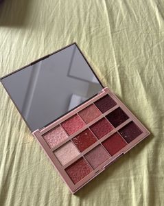 Kay BeautyMulti Texture Eyeshadow Palette